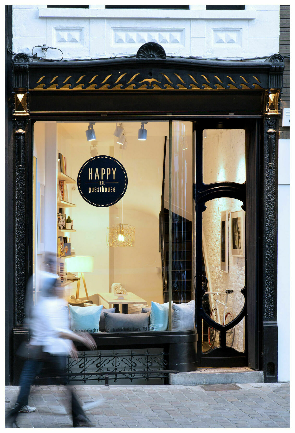 Happy Guesthouse - Grand Place Bruksela Zewnętrze zdjęcie